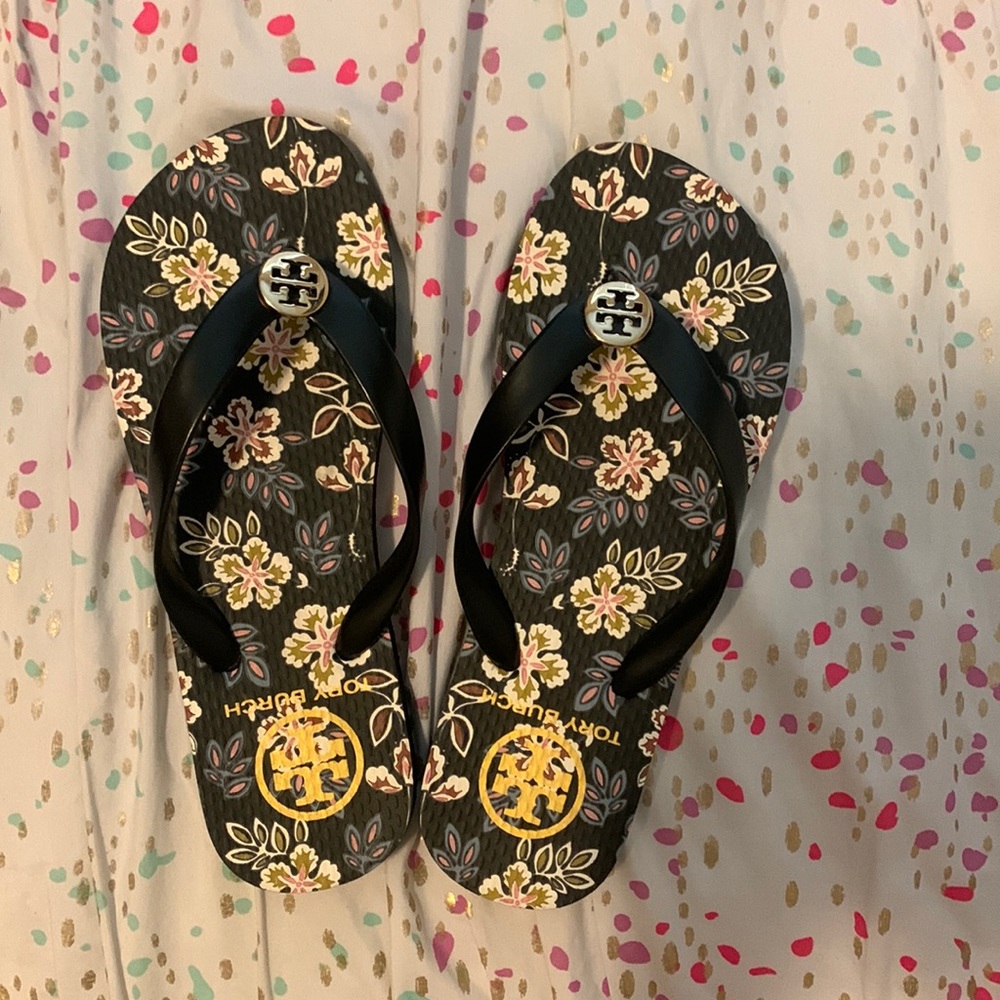 BRAND NEW!! Tory Burch flip flops